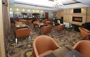 Bar, Kafe dan Lounge 4 Holiday Inn Express SOMERSET, an IHG Hotel