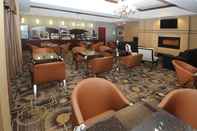 Bar, Cafe and Lounge Holiday Inn Express SOMERSET, an IHG Hotel