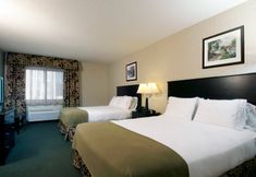 Bedroom 2 Holiday Inn Express & Suites MINNEAPOLIS-DWTN (CONV CTR) by IHG, an IHG Hotel