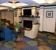Lobby 6 Holiday Inn Express & Suites BELLE VERNON, an IHG Hotel