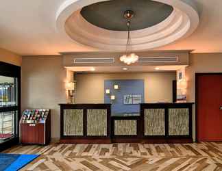 ล็อบบี้ 2 Holiday Inn Express & Suites ROANOKE RAPIDS SE, an IHG Hotel