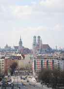 View from City View Room Munich's Old Town ฮอลิเดย์อินน์ มิวนิก - ซิตี้เซ็นเตอร์ - เครือโรงแรมไอเอชจี