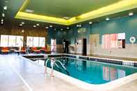 Swimming Pool Holiday Inn Express & Suites KINGSTON-ULSTER, an IHG Hotel