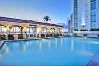 Swimming Pool InterContinental Hotels MIAMI, an IHG Hotel