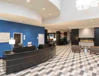 Lobi 2 Holiday Inn INDIANAPOLIS AIRPORT, an IHG Hotel