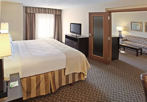 Bedroom Holiday Inn LITTLE ROCK-AIRPORT-CONF CTR by IHG, an IHG Hotel