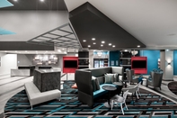 Bar, Cafe and Lounge Holiday Inn Express & Suites CHARLOTTE AIRPORT, an IHG Hotel