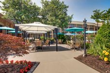 Khu vực công cộng Holiday Inn WESTBURY-LONG ISLAND by IHG, an IHG Hotel