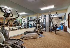 Trung tâm thể thao 7 Holiday Inn WESTBURY-LONG ISLAND by IHG, an IHG Hotel