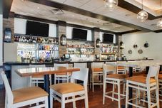 Quầy bar, cafe và phòng lounge Holiday Inn WESTBURY-LONG ISLAND by IHG, an IHG Hotel