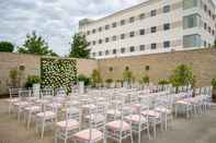 Common Space Crowne Plaza Suites PITTSBURGH SOUTH, an IHG Hotel