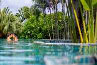 Swimming Pool InterContinental Hotels PATTAYA RESORT, an IHG Hotel