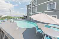 Swimming Pool Holiday Inn Express DANDRIDGE, an IHG Hotel