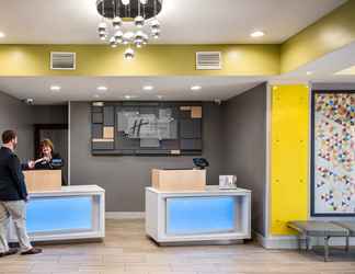 Lobi 2 Holiday Inn Express & Suites BARTOW, an IHG Hotel