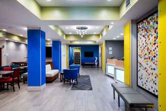 Lobi 4 Holiday Inn Express & Suites BARTOW, an IHG Hotel