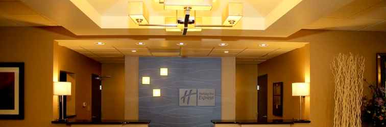 Lobby Holiday Inn Express & Suites MARION, an IHG Hotel