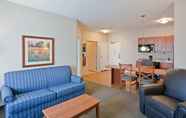 Common Space 6 Candlewood Suites PORTLAND-AIRPORT