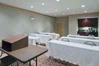 Functional Hall Holiday Inn Express GREENSBURG, an IHG Hotel