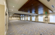 Functional Hall 6 Holiday Inn Express & Suites STURBRIDGE, an IHG Hotel