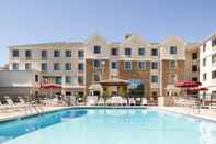 Swimming Pool Staybridge Suites WILMINGTON-NEWARK, an IHG Hotel