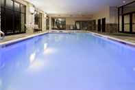Swimming Pool Holiday Inn SAN ANTONIO N - STONE OAK AREA, an IHG Hotel