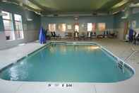 Swimming Pool Holiday Inn Express FAIRFIELD, an IHG Hotel