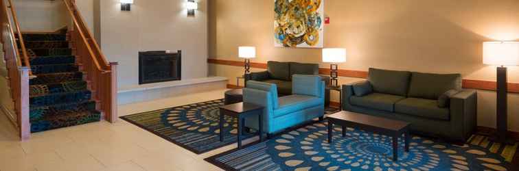 Lobi Holiday Inn Express & Suites CHICAGO WEST-ROSELLE, an IHG Hotel