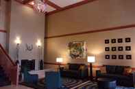 Lobby Holiday Inn Express & Suites CHICAGO WEST-ROSELLE, an IHG Hotel