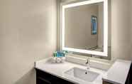 In-room Bathroom 2 Holiday Inn Express & Suites COLDWATER, an IHG Hotel