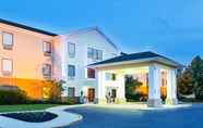 Exterior 2 Holiday Inn Express & Suites BURLINGTON - MOUNT HOLLY, an IHG Hotel