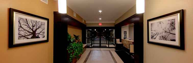 Lobby Staybridge Suites ANN ARBOR - UNIV OF MICHIGAN, an IHG Hotel