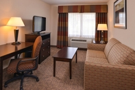 พื้นที่สาธารณะ Holiday Inn Express & Suites BRIDGEPORT - CLARKSBURG, an IHG Hotel