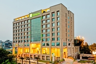 Exterior Holiday Inn AMRITSAR RANJIT AVENUE, an IHG Hotel