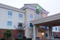 ภายนอกอาคาร Holiday Inn Express & Suites NEW BOSTON, an IHG Hotel