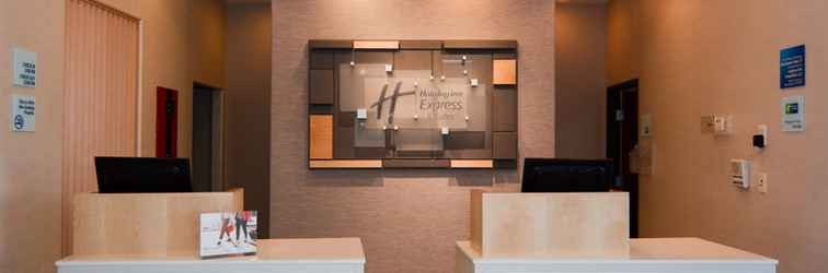 Lobby Holiday Inn Express & Suites NEW BOSTON, an IHG Hotel