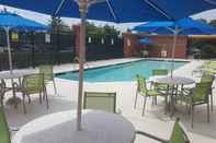 Swimming Pool Holiday Inn Express BALTIMORE-BWI AIRPORT WEST, an IHG Hotel