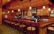 Bar, Kafe, dan Lounge 5 Crowne Plaza LAKE PLACID, an IHG Hotel