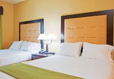 Bedroom 6 Holiday Inn Express & Suites FOLEY - N GULF SHORES by IHG, an IHG Hotel
