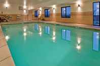 สระว่ายน้ำ Holiday Inn Express & Suites ROLLA - UNIV OF MISSOURI S&T, an IHG Hotel