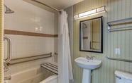 Toilet Kamar 4 Holiday Inn Express & Suites MONTROSE - BLACK CANYON AREA, an IHG Hotel