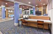 Lobi 5 Holiday Inn Express & Suites CARTERSVILLE, an IHG Hotel