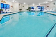 Swimming Pool Holiday Inn Express & Suites EASTON, an IHG Hotel