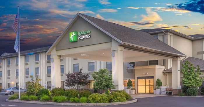 Bangunan Holiday Inn Express BLOOMSBURG, an IHG Hotel