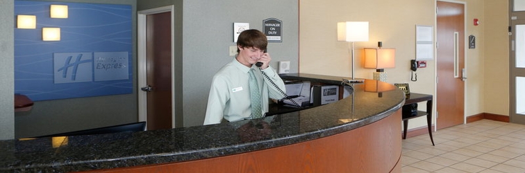 Lobby Holiday Inn Express LELAND - WILMINGTON AREA, an IHG Hotel