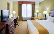 Bilik Tidur 4 Holiday Inn Express & Suites WINNIE, an IHG Hotel