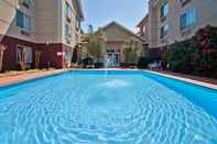 Swimming Pool Holiday Inn & Suites PEACHTREE CITY, an IHG Hotel