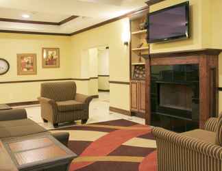 Lobi 2 Holiday Inn Express & Suites WINNIE, an IHG Hotel