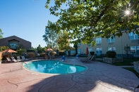 Swimming Pool Hotel Indigo NAPA VALLEY, an IHG Hotel