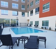 Swimming Pool 2 Holiday Inn Express & Suites CARROLLTON WEST, an IHG Hotel