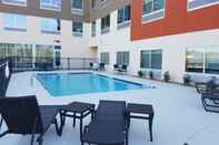 Swimming Pool Holiday Inn Express & Suites CARROLLTON WEST, an IHG Hotel